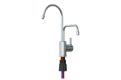 Robinet à double sortie et triple fermeture